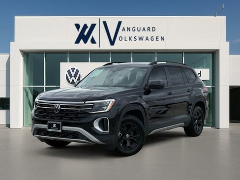 New 2025 Volkswagen Atlas Peak Edition SE AWD/4WD image 1
