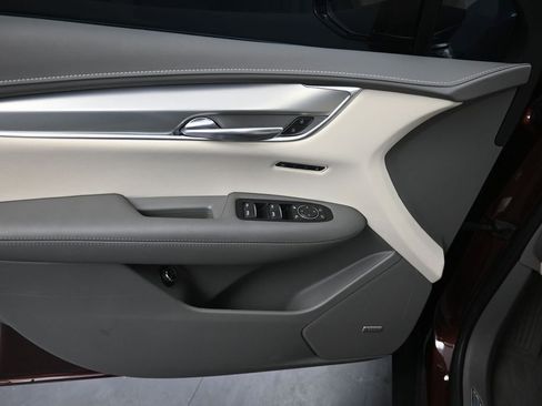 Certified 2022 Cadillac XT5 Premium Luxury AWD/4WD image 15