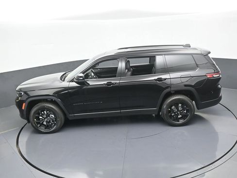 New 2025 Jeep Grand Cherokee L Altitude image 47