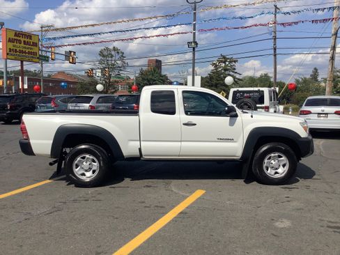 Used 2012 Toyota Tacoma 4x4 Access Cab V6 w/ Convenience Pkg image 8