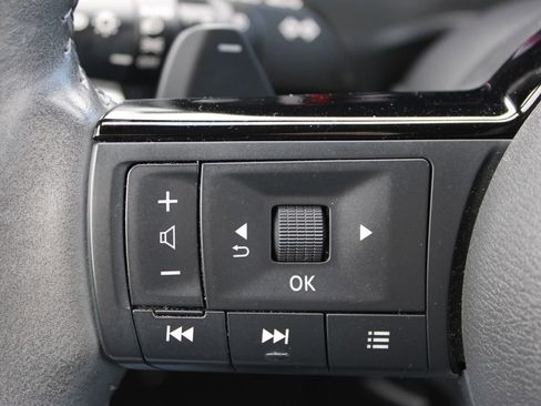 Used 2022 Nissan Rogue Platinum w/ Head-Up Display Package image 28