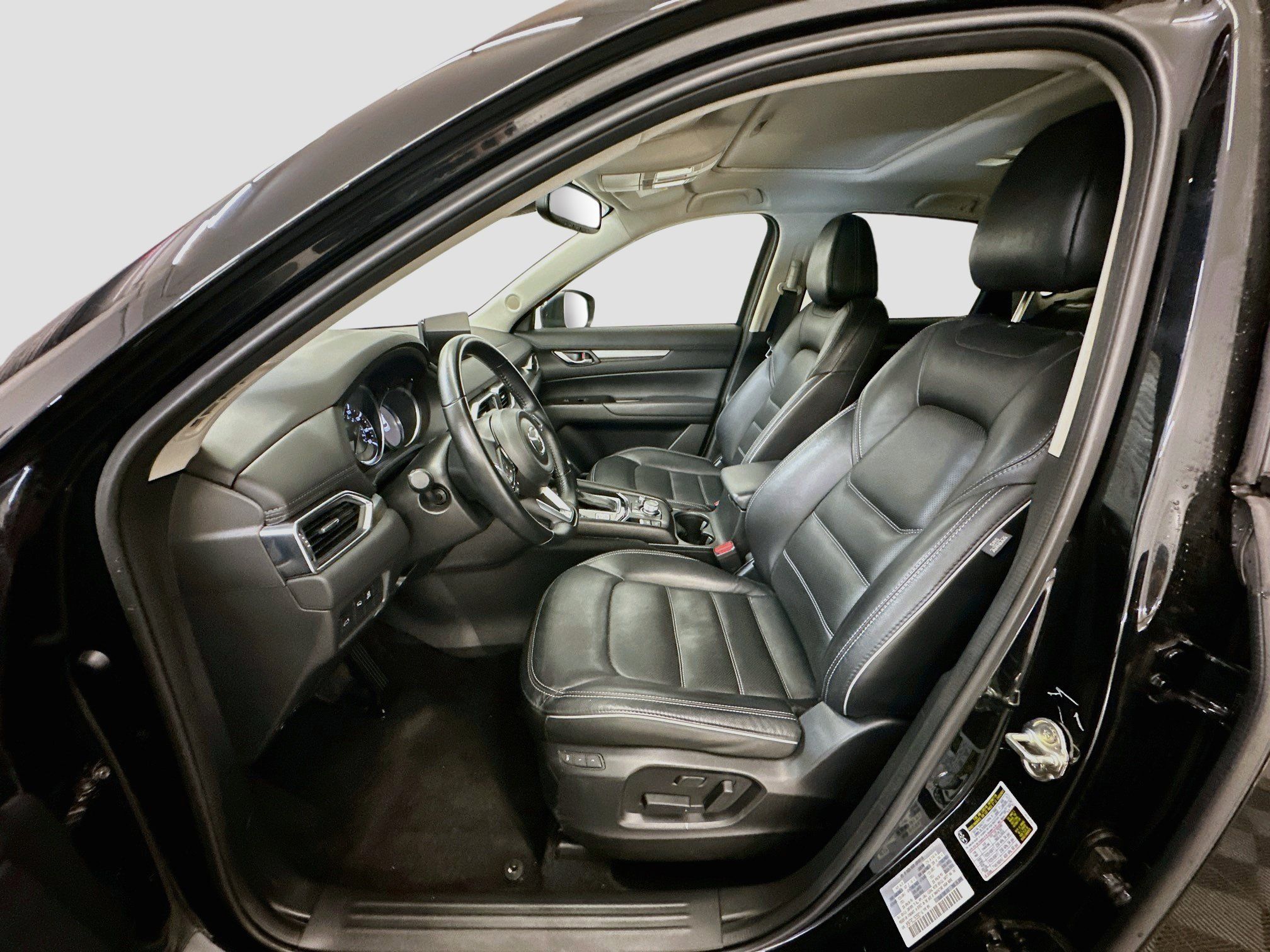 Used 2025 MAZDA CX-5 AWD 2.5 S w/ Preferred Package image 13