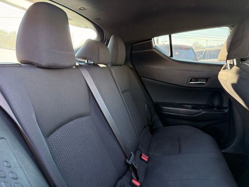 Used 2019 Toyota C-HR XLE image 31