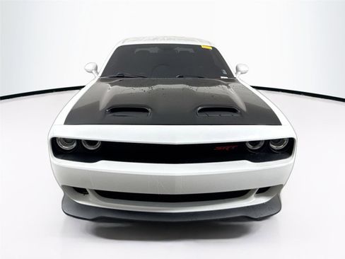 Used 2015 Dodge Challenger SRT Hellcat image 3