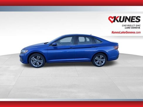 Used 2024 Volkswagen Jetta SE image 11