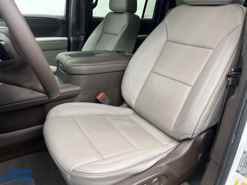 Used 2023 GMC Yukon XL SLT w/ SLT Luxury Package image 20