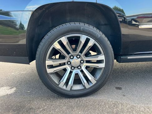 Used 2017 GMC Yukon Denali w/ Open Road Package AWD/4WD image 17