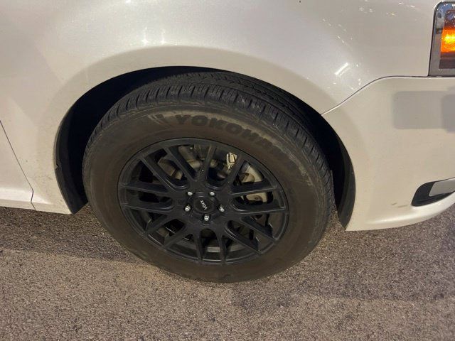 Used 2018 Ford Flex SEL w/ Class III Trailer Tow Package FWD image 3