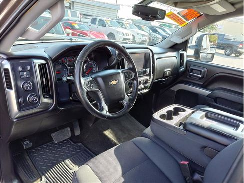 Used 2015 Chevrolet Silverado 2500 LT image 4