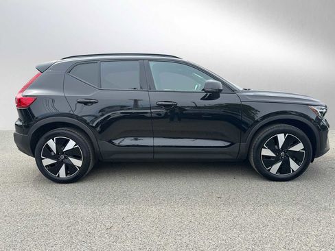 Used 2025 Volvo EX40 Core w/ Climate Package AWD/4WD image 2