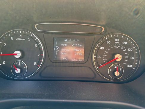 Used 2017 Kia Sorento LX image 10