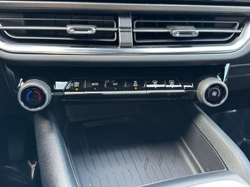 New 2026 Chevrolet Equinox EV LT image 10