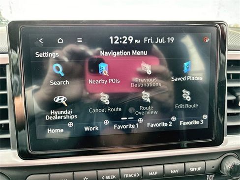 Certified 2024 Hyundai Venue Limited image 18