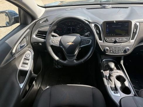 Used 2022 Chevrolet Malibu LT FWD image 12