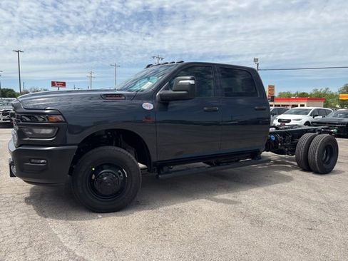 New 2026 RAM 3500 Tradesman AWD/4WD image 34