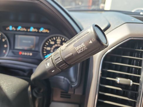 Used 2019 Ford F150 XLT w/ Equipment Group 302A Luxury AWD/4WD image 21