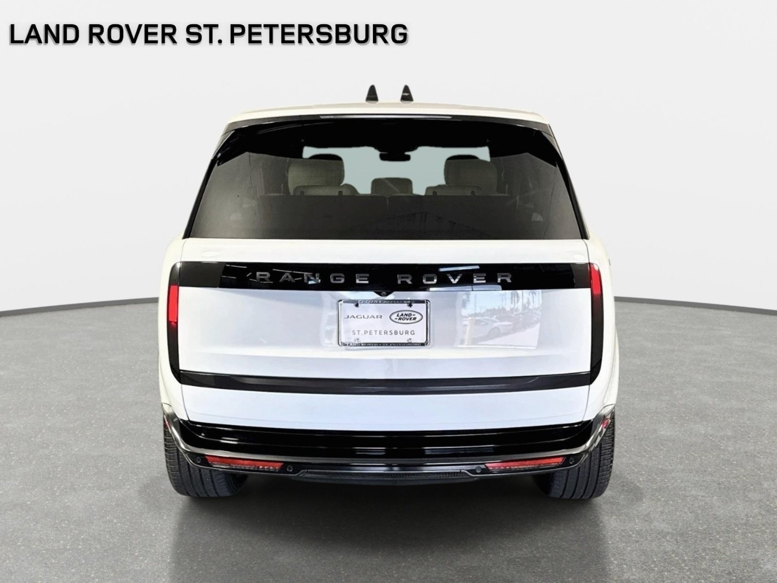 Used 2024 Land Rover Range Rover Long Wheelbase SE AWD/4WD image 6