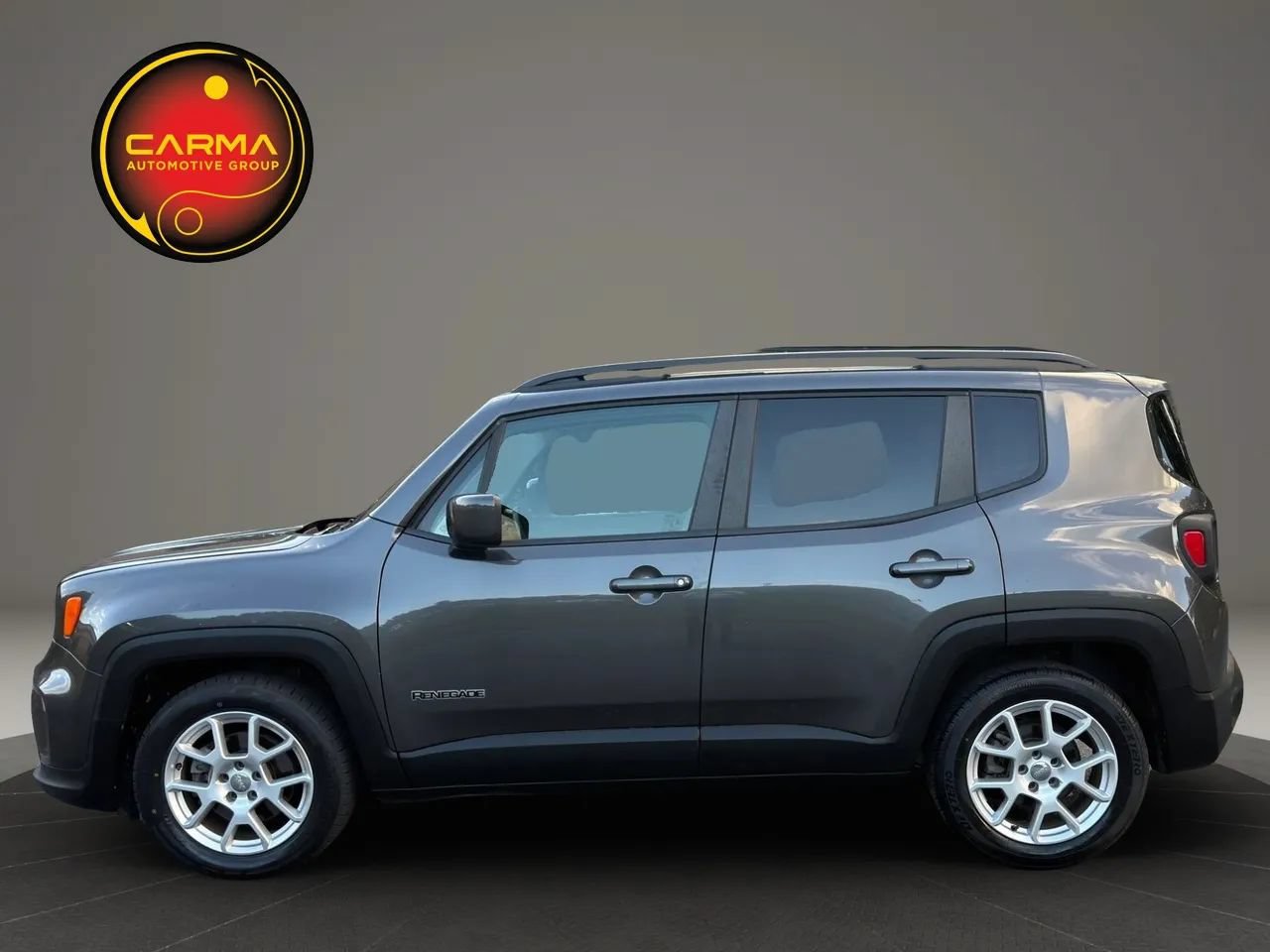 Used 2019 Jeep Renegade Latitude w/ Safety & Security Group II FWD image 2