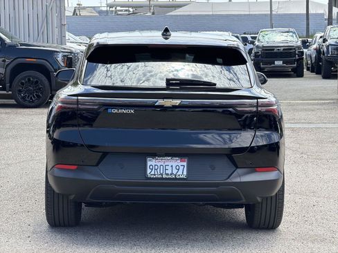 Used 2025 Chevrolet Equinox EV LT FWD image 6