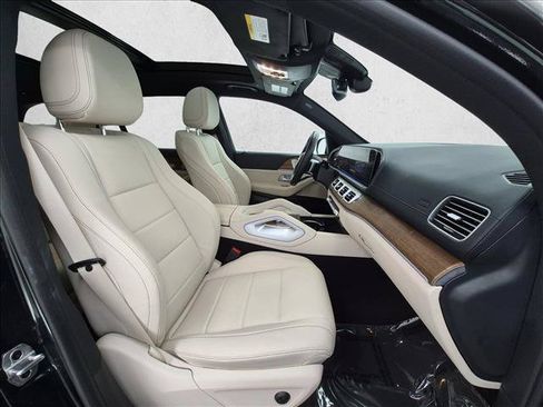 Used 2025 Mercedes-Benz GLS 450 4MATIC image 25