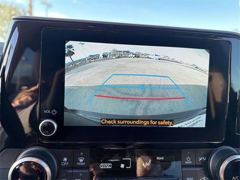 Certified 2023 Toyota Highlander LE image 21