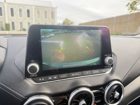 Used 2025 Nissan Sentra SV image 17