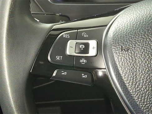 Used 2020 Volkswagen Tiguan SEL w/ 3rd Row Seat Package image 22