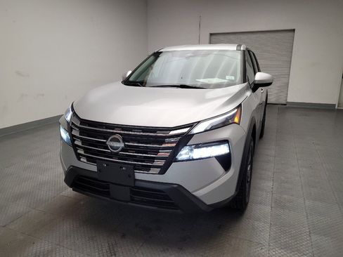 Used 2024 Nissan Rogue SV image 15