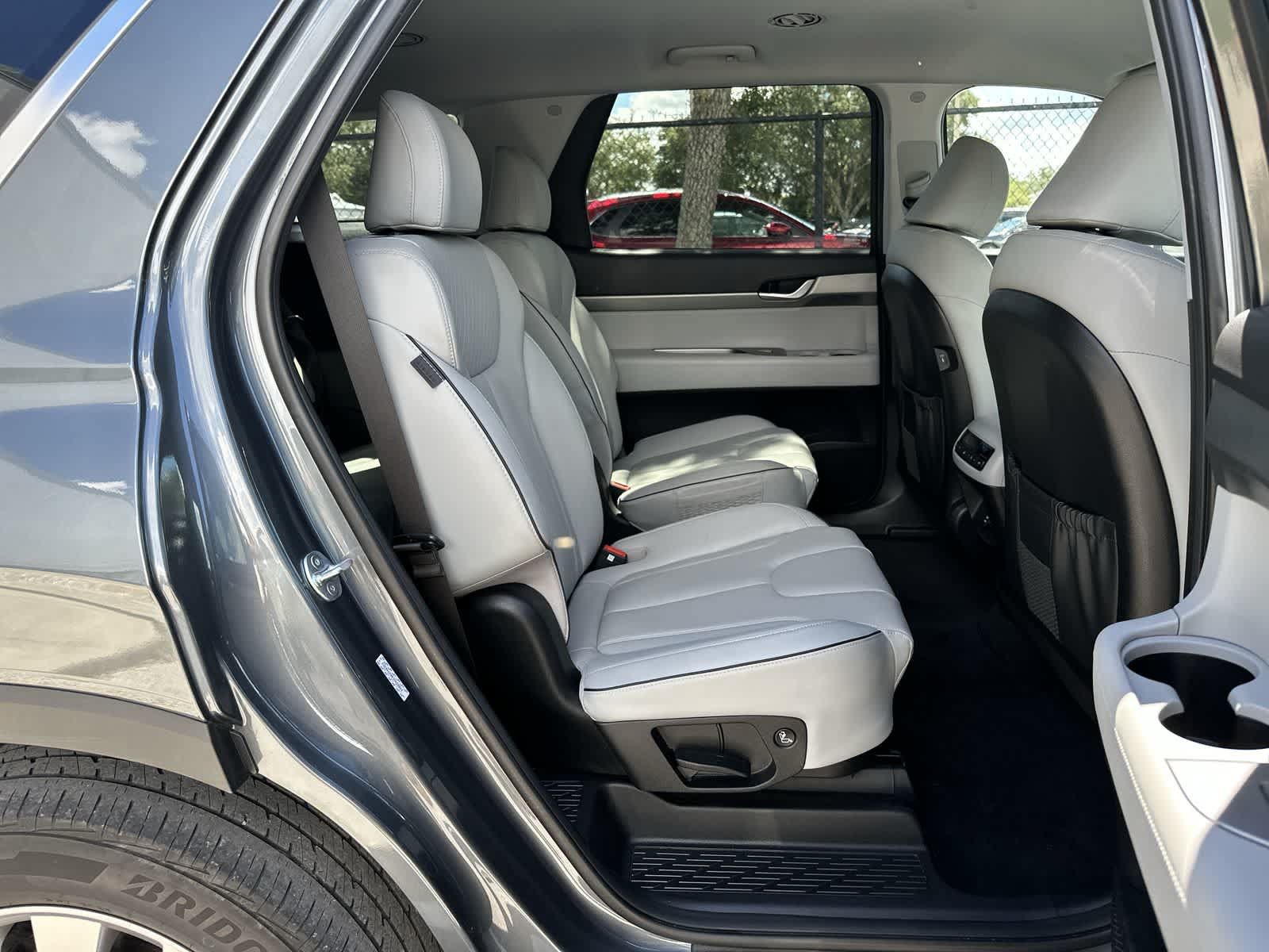 Used 2024 Hyundai Palisade SEL FWD image 18