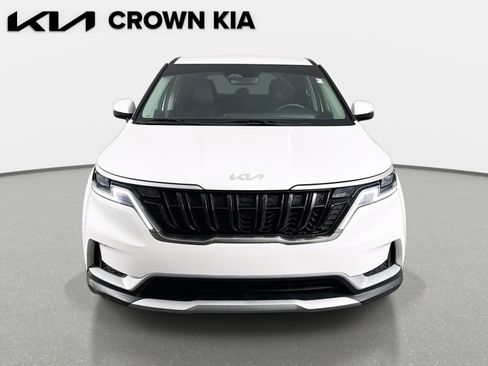 Used 2024 Kia Carnival LX image 2