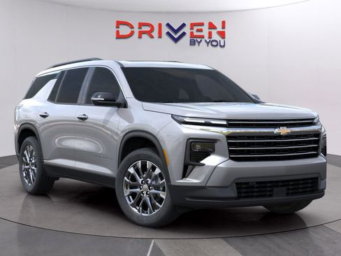 New 2026 Chevrolet Traverse LT image 6