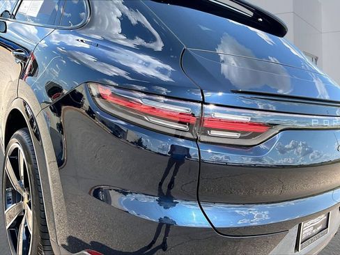 Certified 2022 Porsche Cayenne Platinum Edition AWD/4WD image 21