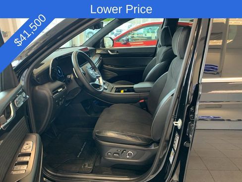 Used 2024 Hyundai Palisade Calligraphy image 3