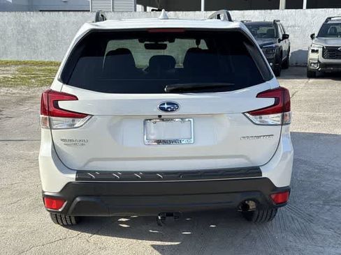 Used 2019 Subaru Forester Premium AWD/4WD image 4