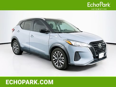 Used 2021 Nissan Kicks SV FWD image 1