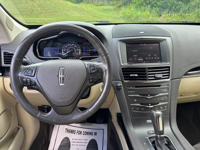 Used 2013 Lincoln MKT AWD image 14
