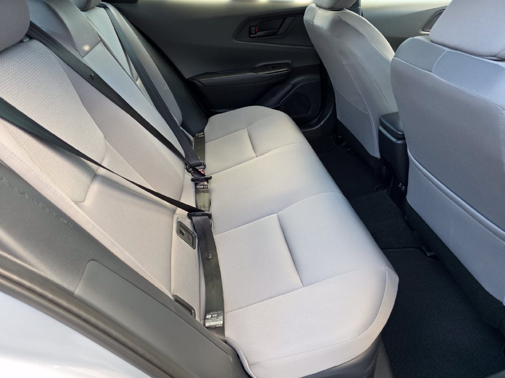 New 2027 Toyota Prius LE FWD image 17