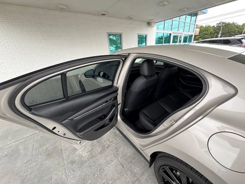 Used 2025 MAZDA MAZDA3 s FWD image 18