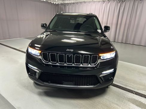 Used 2024 Jeep Grand Cherokee Limited w/ Luxury Tech Group II AWD/4WD image 2