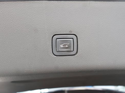 Certified 2021 Chevrolet Traverse LT w/ LPO, Floor Liner Package image 32