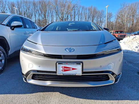New 2026 Toyota Prius Plug-In Hybrid image 2