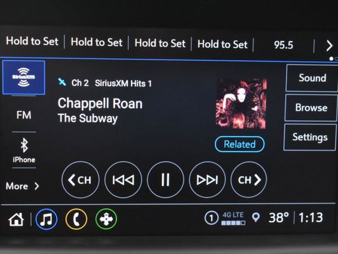 Used 2022 GMC Terrain SLT w/ Tech Package image 29