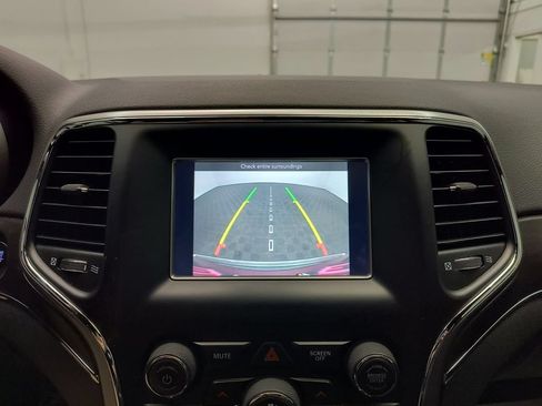 Used 2018 Jeep Grand Cherokee Limited AWD/4WD image 16