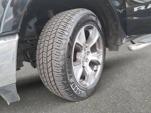 Used 2019 RAM 1500 Laramie AWD/4WD image 27
