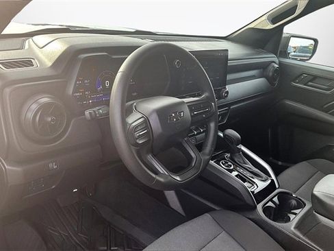 Used 2025 Chevrolet Colorado Trail Boss image 12