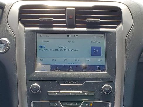 Used 2019 Ford Fusion SE FWD image 14