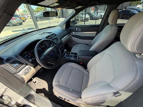 Used 2018 Ford Explorer XLT FWD image 11