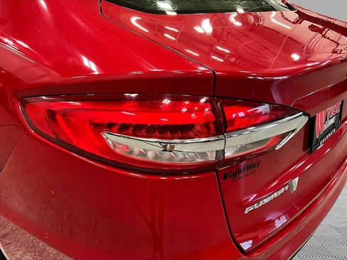 Used 2020 Ford Fusion SE FWD image 21