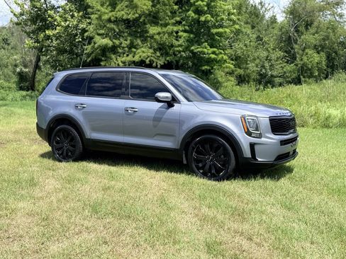 Used 2022 Kia Telluride S FWD image 7