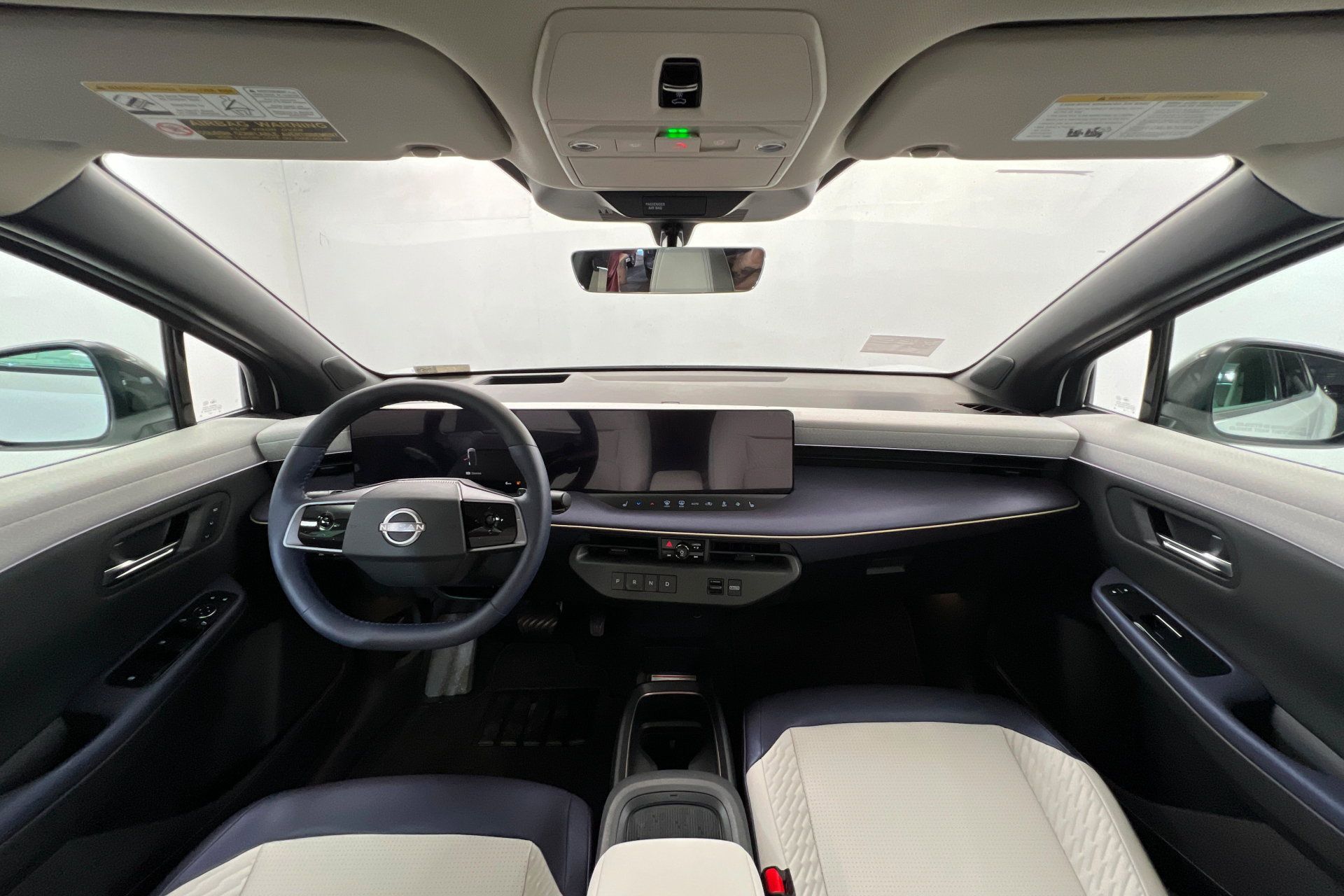 New 2026 Nissan Leaf Platinum+ w/ Illuminated Package FWD image 9
